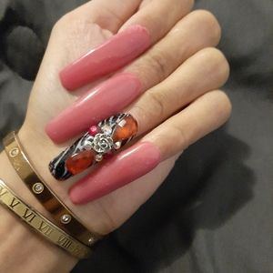 Meet your Posher, Boss up nailz